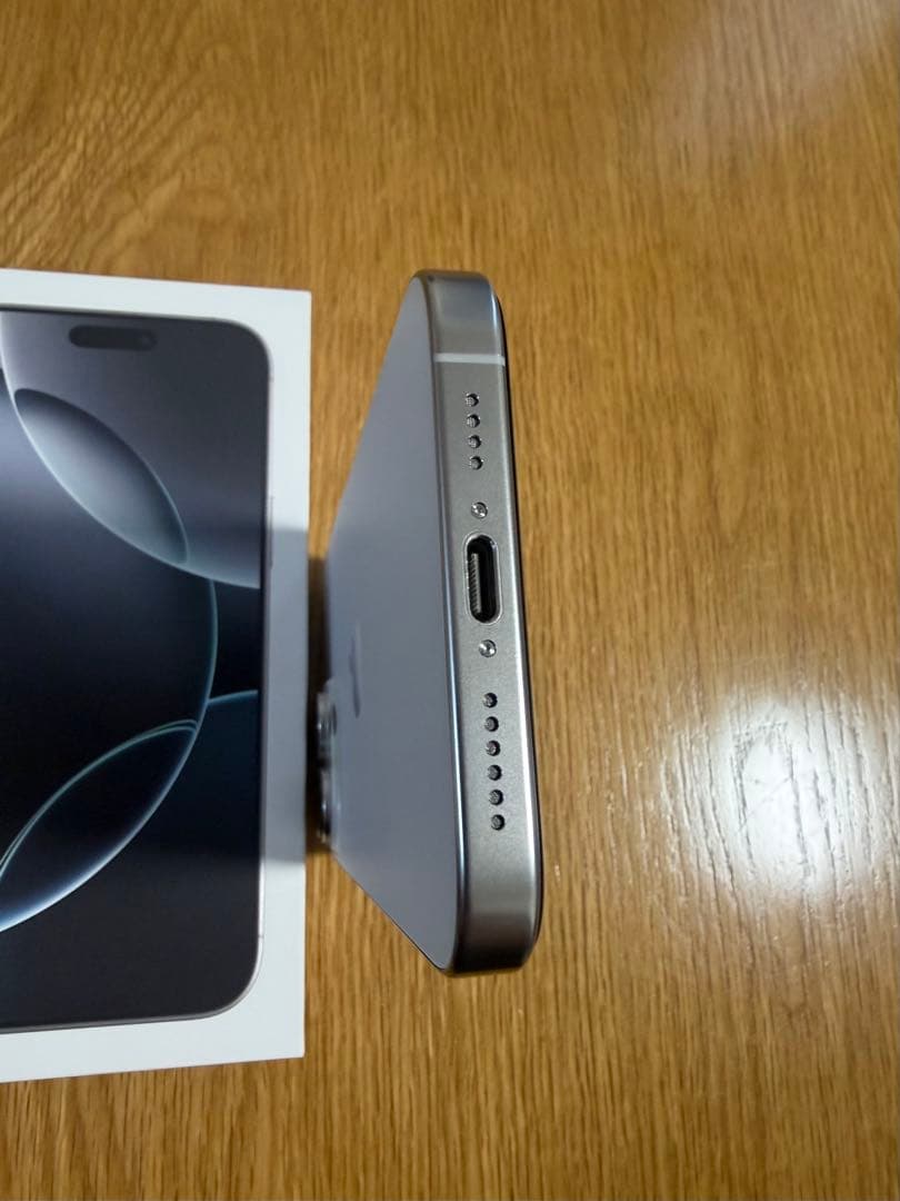 【超美品】iPhone16pro MAX ホワイトチタニウム