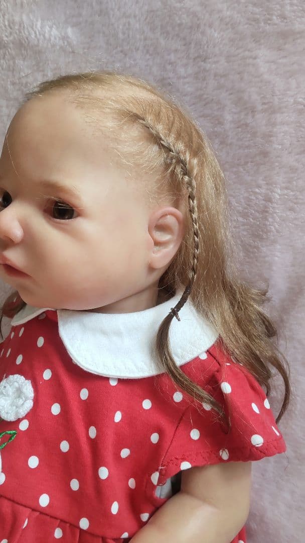 リボーンドール　可憐な女の子。ロシアより