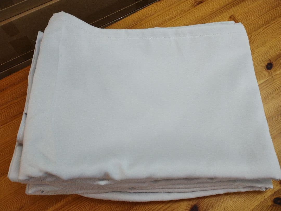 遮光グレーホワイト プリーツドレープカーテン