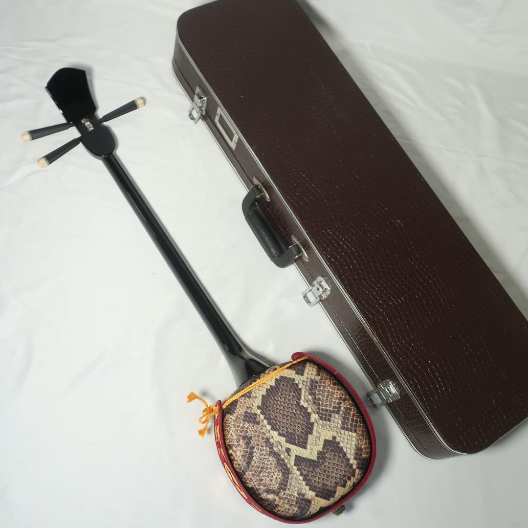 沖縄三線 ハードケース付 爪 予備弦 付属 和楽器