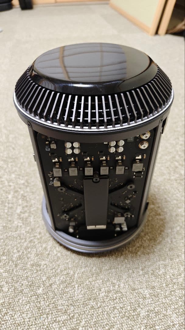 Apple Mac Pro (ブラック) 本体と電源ケーブル