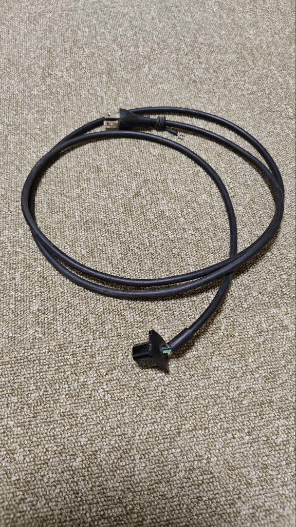 Apple Mac Pro (ブラック) 本体と電源ケーブル