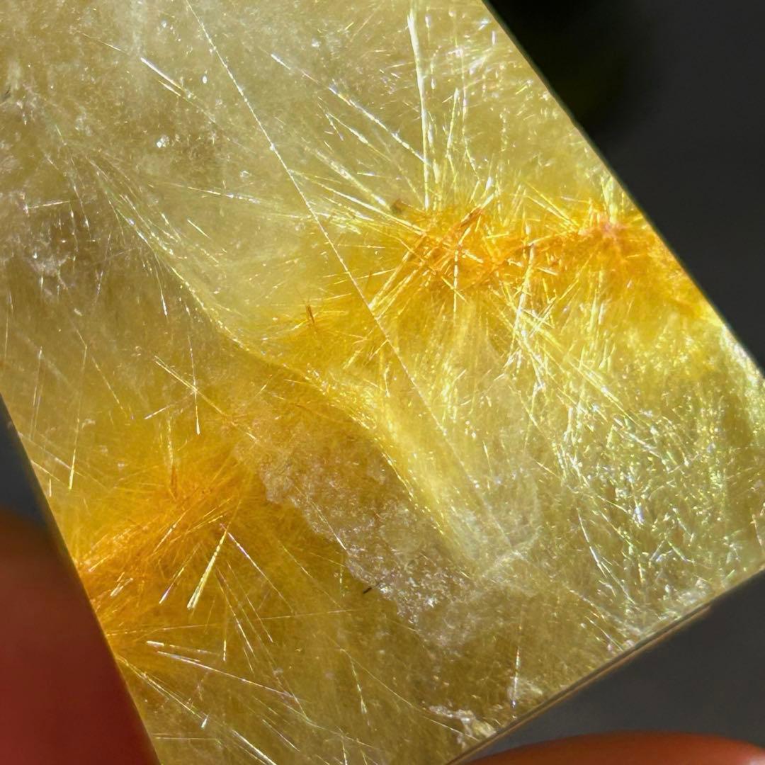 ☆最高級！フラワー　ゴールド　ガーデン　ルチル　原石　六角柱　帝王秘宝