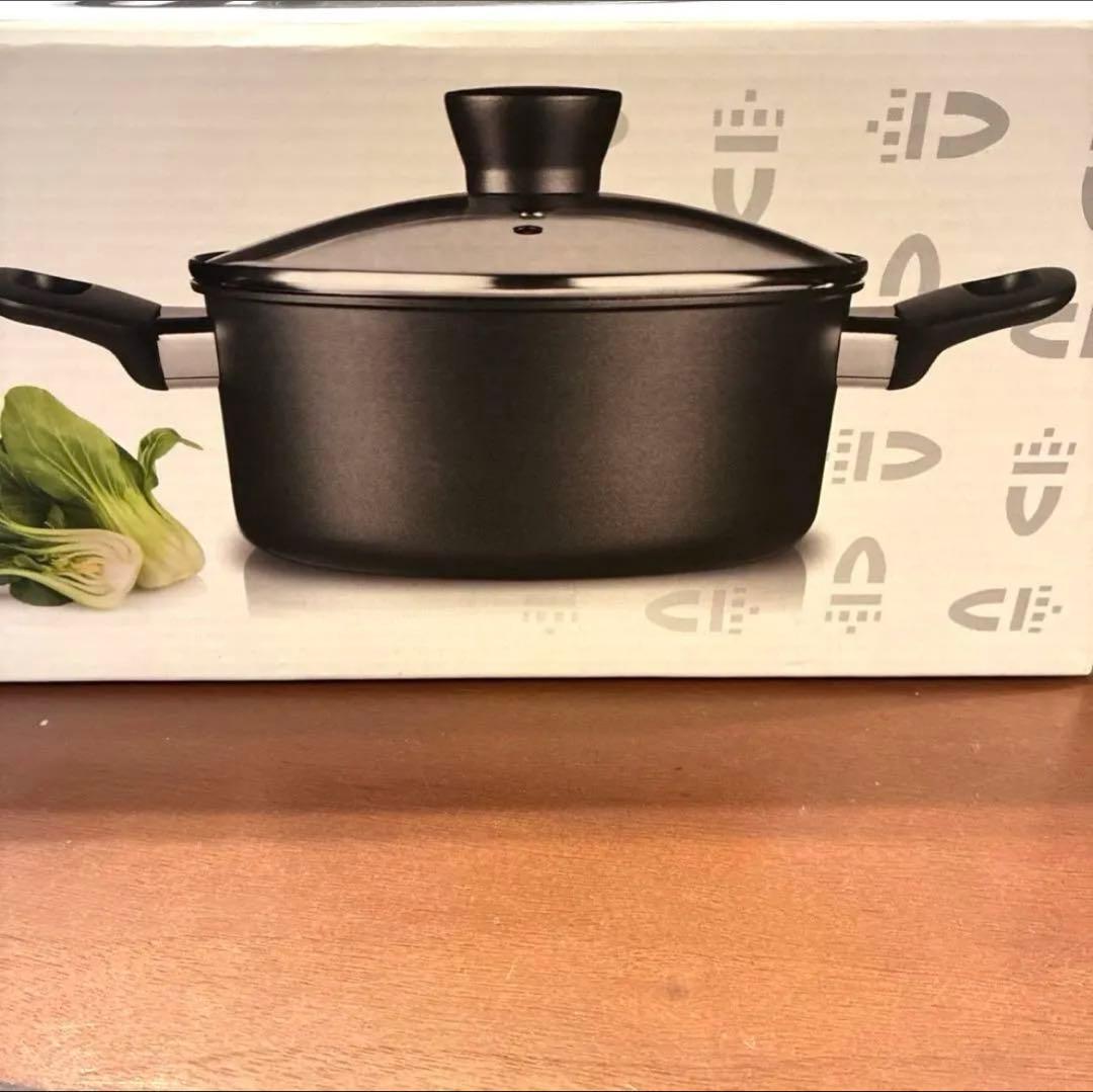 新品　未使用　vkb 鍋　フライパンセット 包丁2本付き