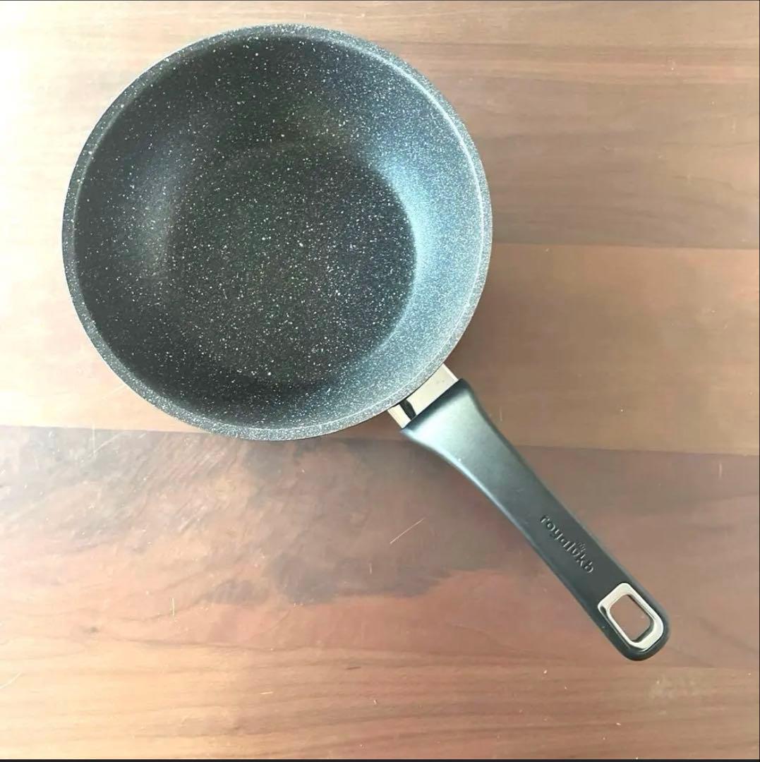 新品　未使用　vkb 鍋　フライパンセット 包丁2本付き