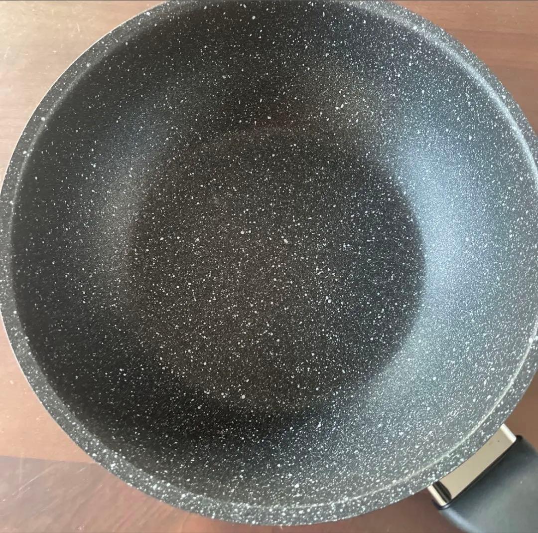 新品　未使用　vkb 鍋　フライパンセット 包丁2本付き