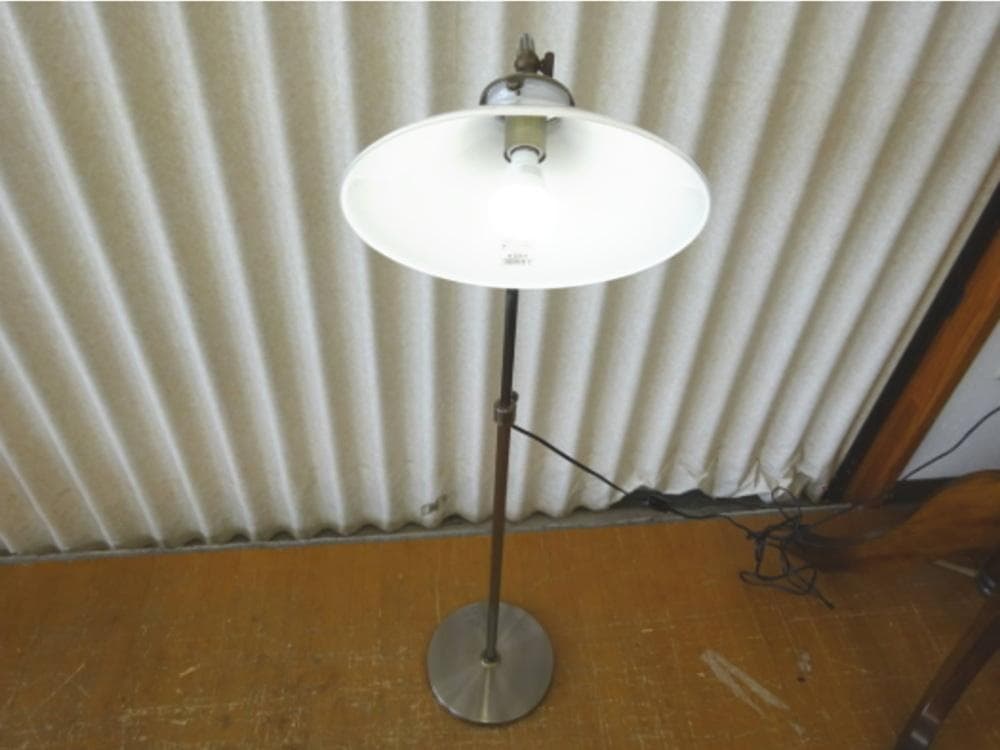 アンティーク調　フロアライト　間接照明　乳白ガラス　真鍮　高さ調整　美品