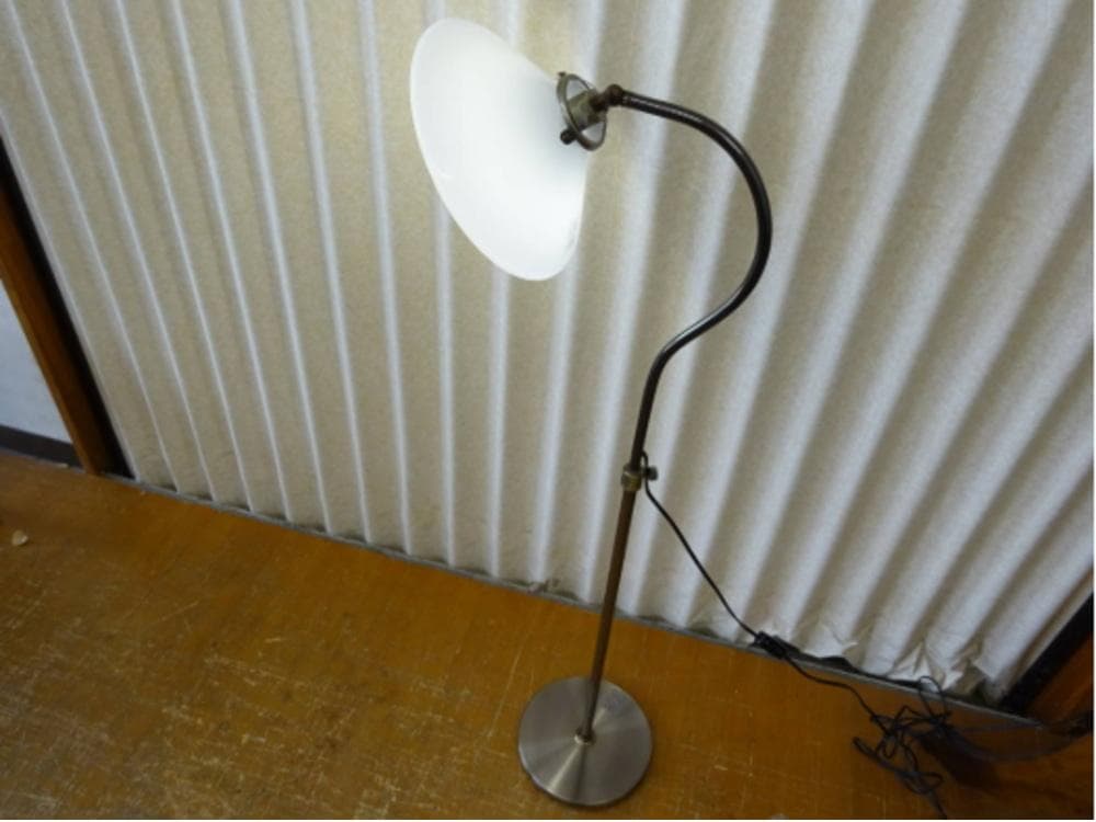 アンティーク調　フロアライト　間接照明　乳白ガラス　真鍮　高さ調整　美品