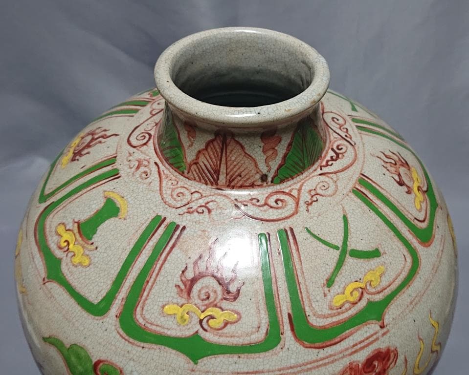 明　五彩青龍文　梅瓶　万歴年間　（1573～1619）　42.4㎝