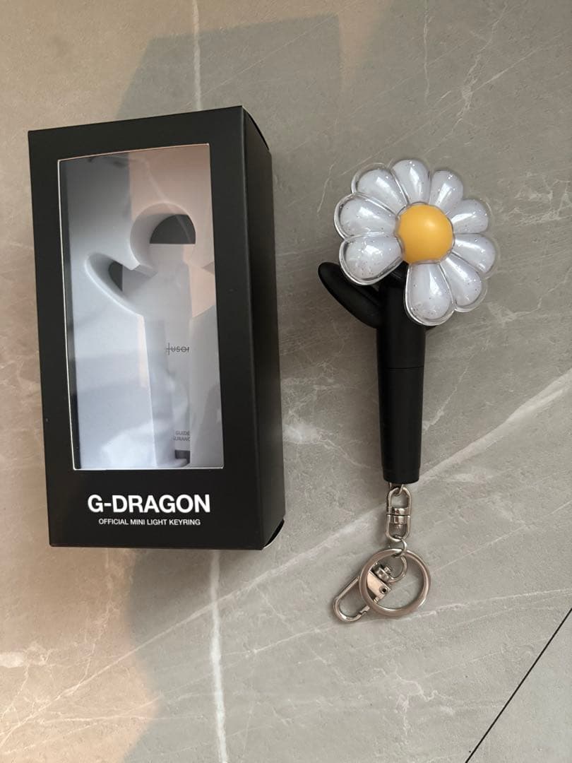 G-DRAGON ジヨン ミニペンライト キーリング キーホルダー 美品⭐︎