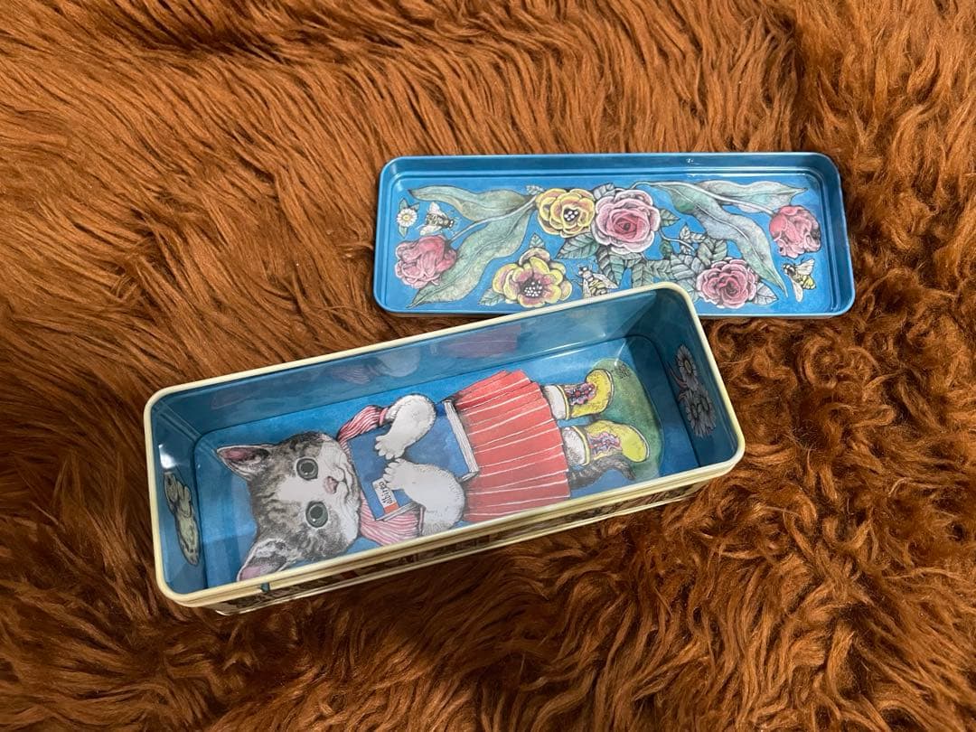 ヒグチユウコさんイラスト ホルベインブリキ缶