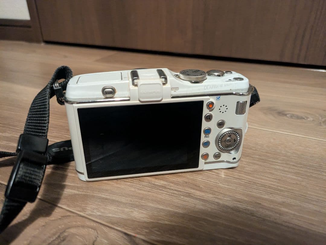 OLYMPUS pen ep3 デジタル一眼レフ ホワイト