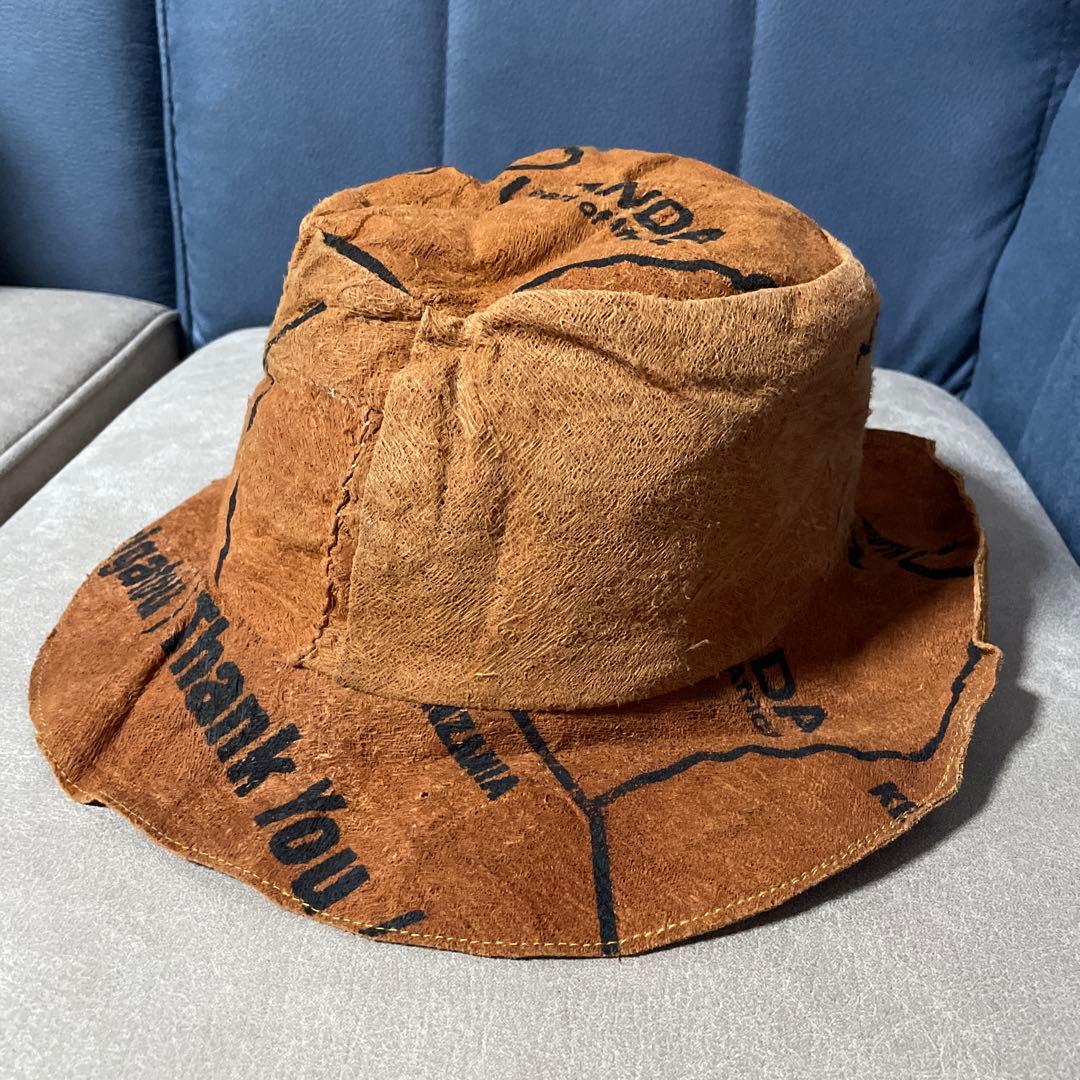 新品　万博　ウガンダの木の皮の帽子　最終値下げしました。