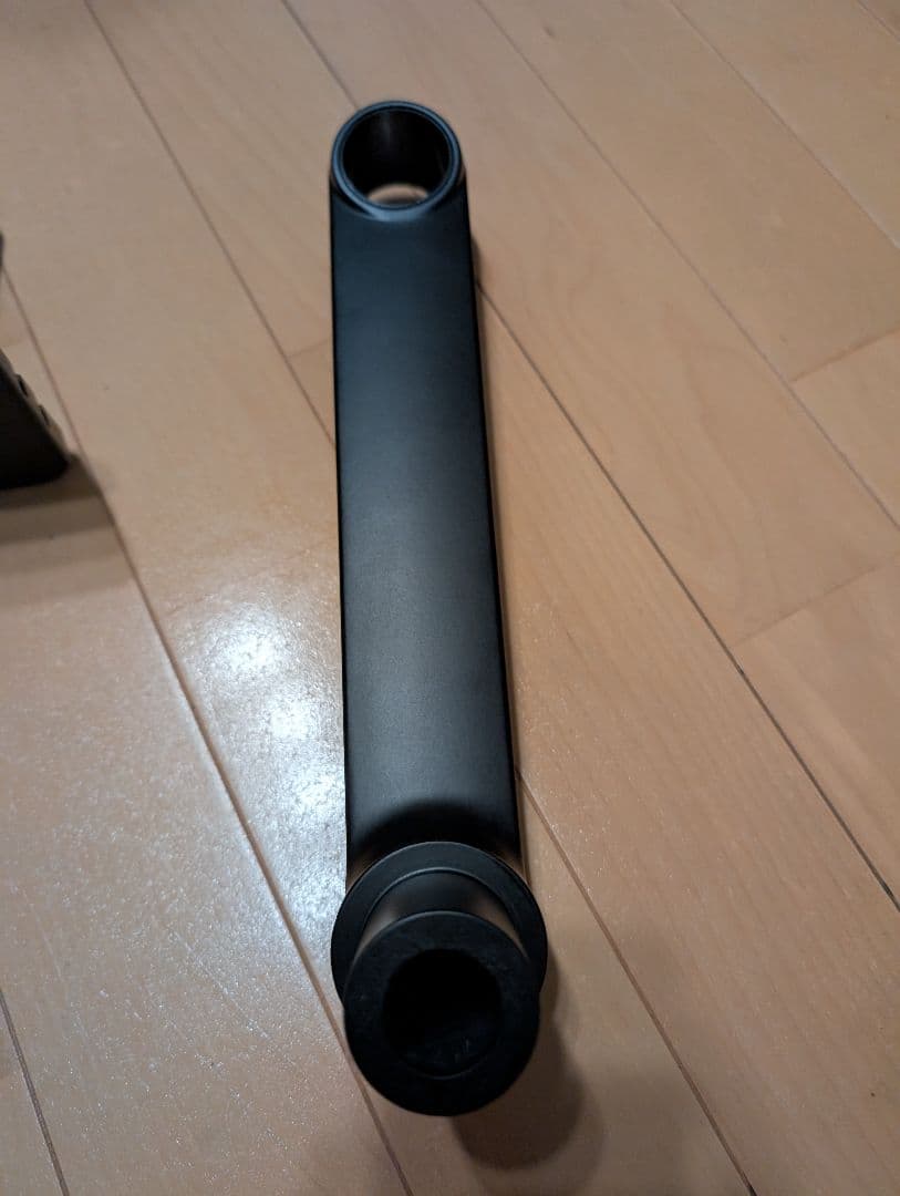 Amazonベーシック モニターアーム 32インチ対応