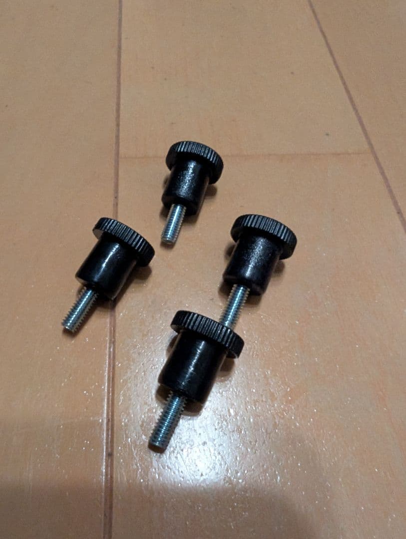 Amazonベーシック モニターアーム 32インチ対応