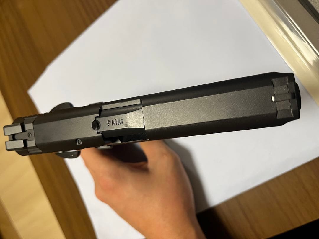 M&P 9 東京マルイ　ガスブローバックとマガジン3つ