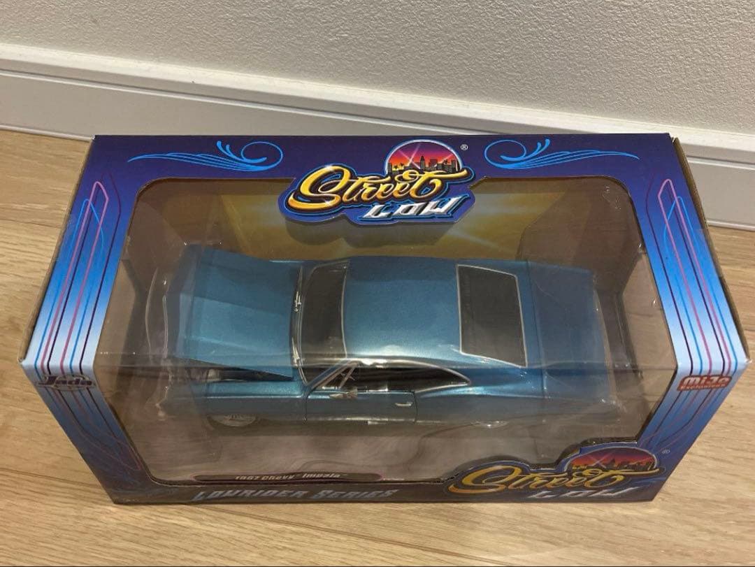 新品絶品1/24 ローライダー　1967インパラ　ミニカー　jada toys