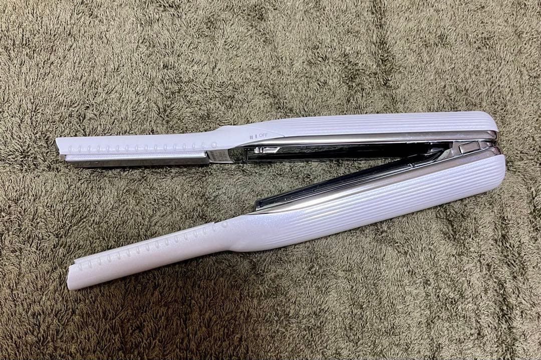 【新品未使用】ReFa ホワイト ヘアアイロン☆