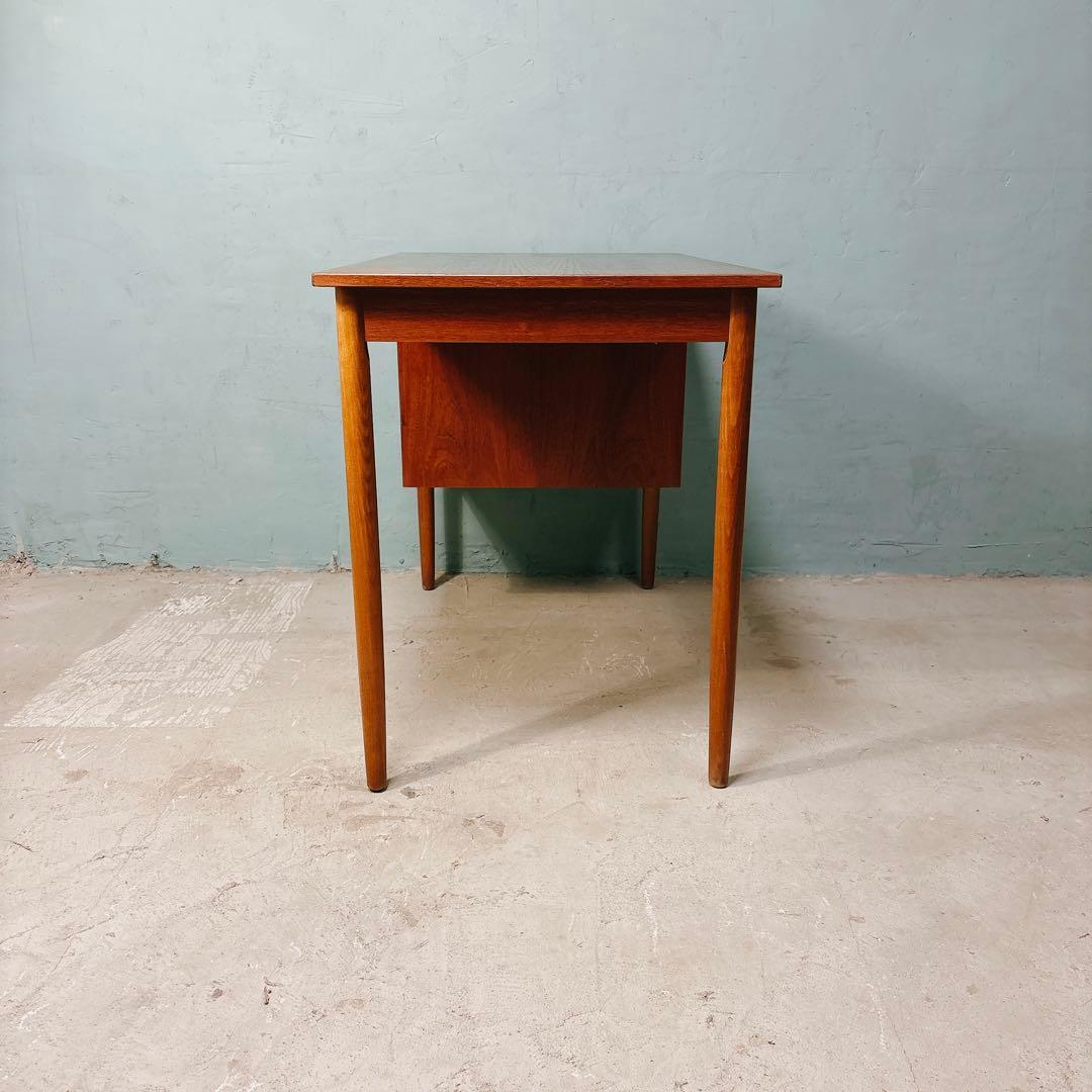 デンマーク　チーク材　デスク　北欧家具　北欧ビンテージ