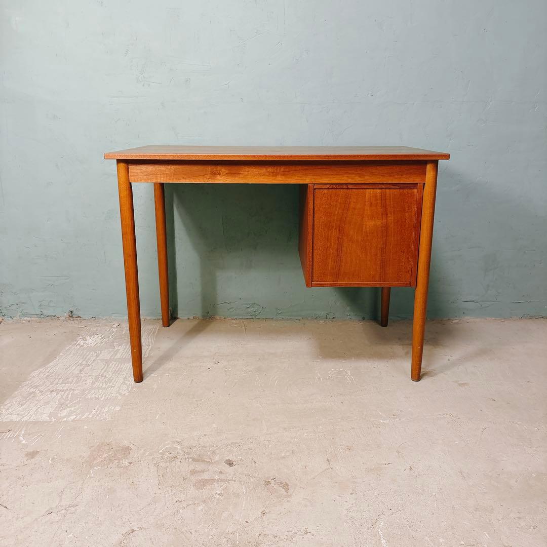 デンマーク　チーク材　デスク　北欧家具　北欧ビンテージ