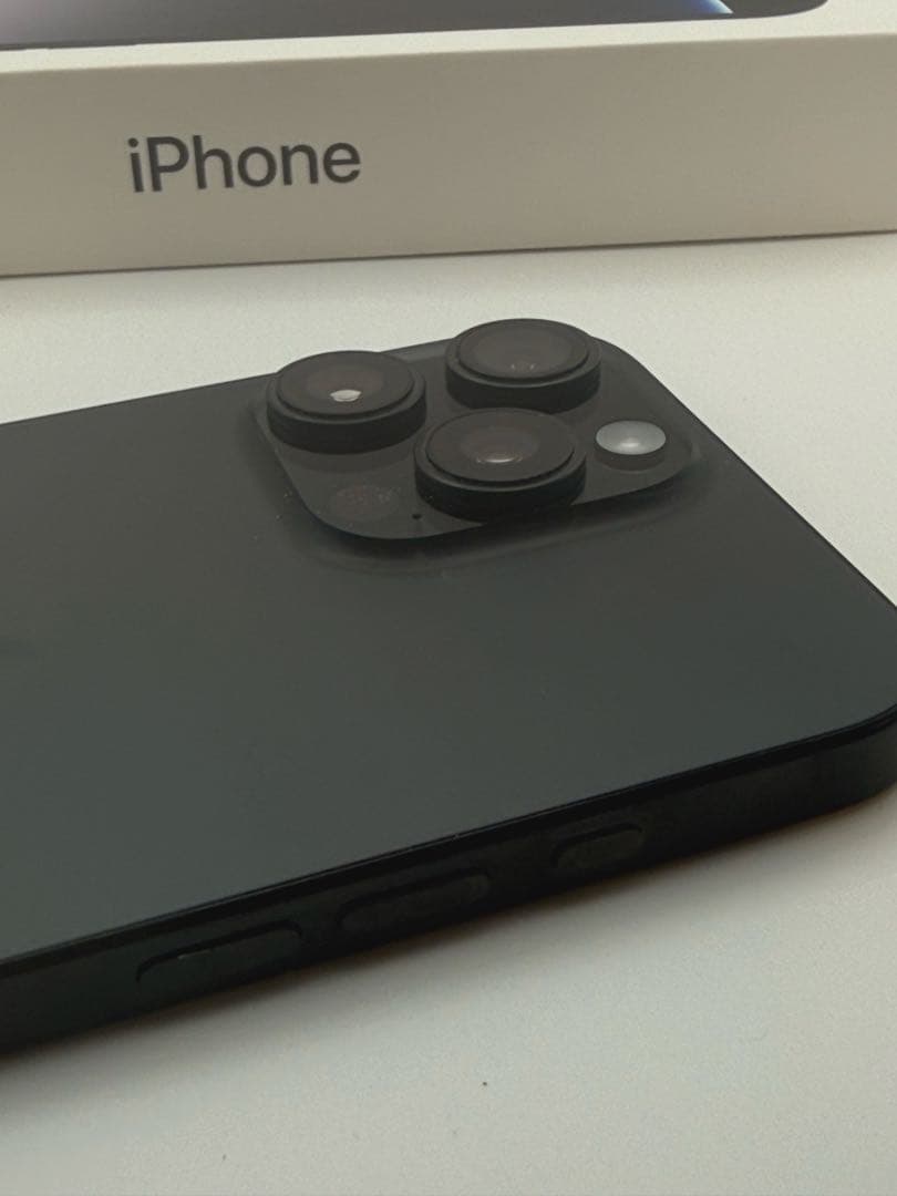 iPhone 16 Pro Max 256GB ブラックチタニウム