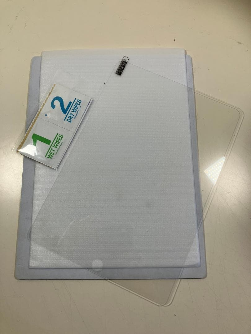 iPad 第8世代　32GB グレー　Wi-Fiモデル　カバーガラス付