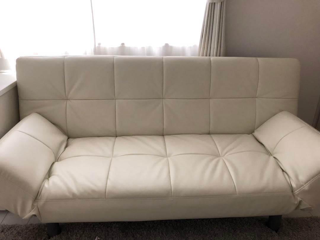 ホワイト合成皮革3人掛けソファ