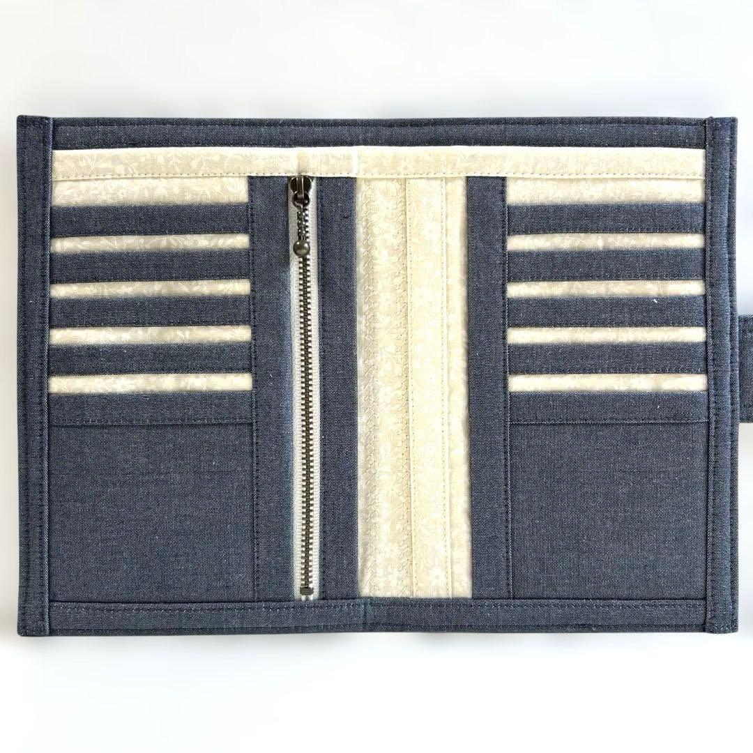 No.674☆ 薫音 ページ☆お薬手帳ケース☆大きなポケット付き☆2点