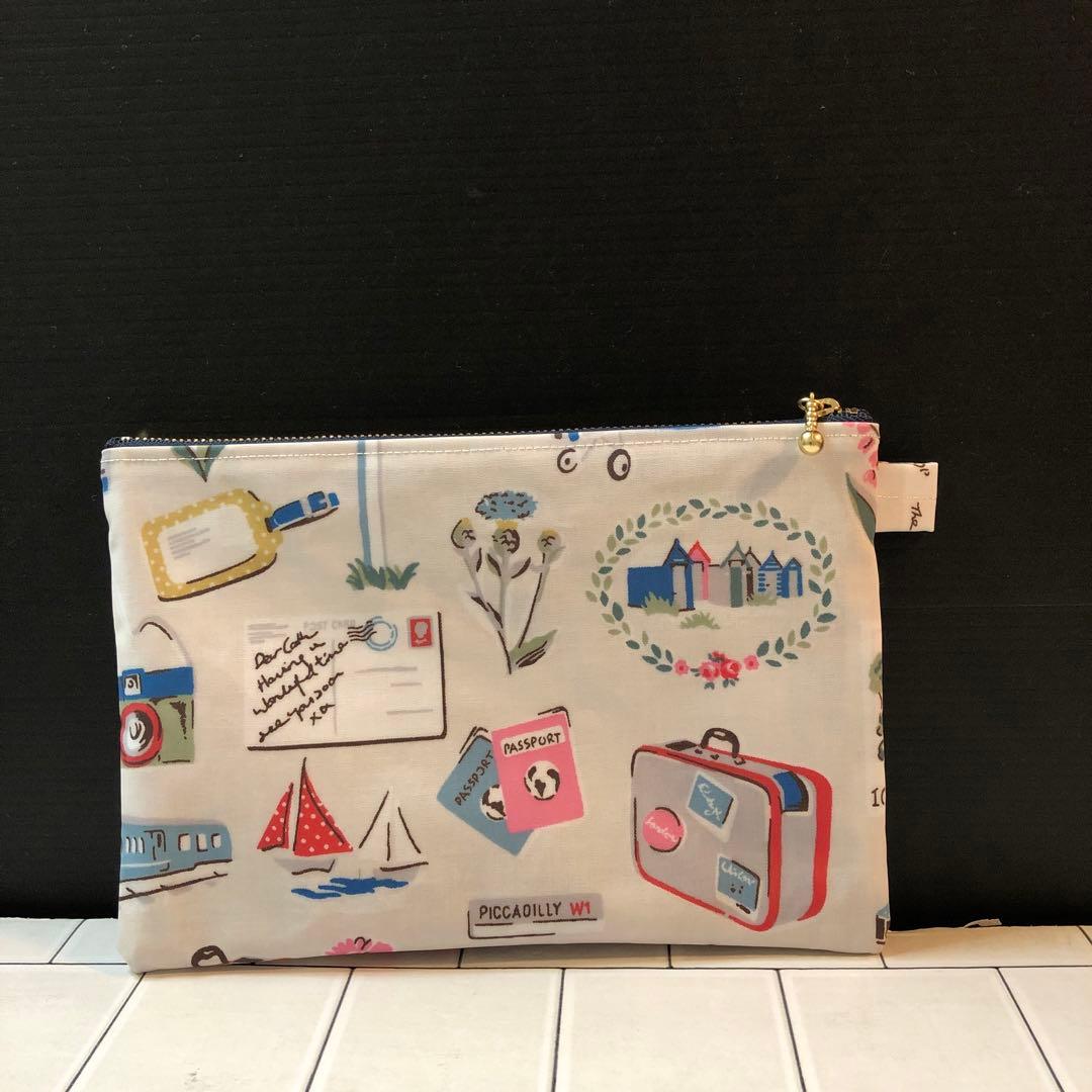 スマホも通帳も入る前面クリア　キャスキッドソンダブルファスナーポーチハンドメイド