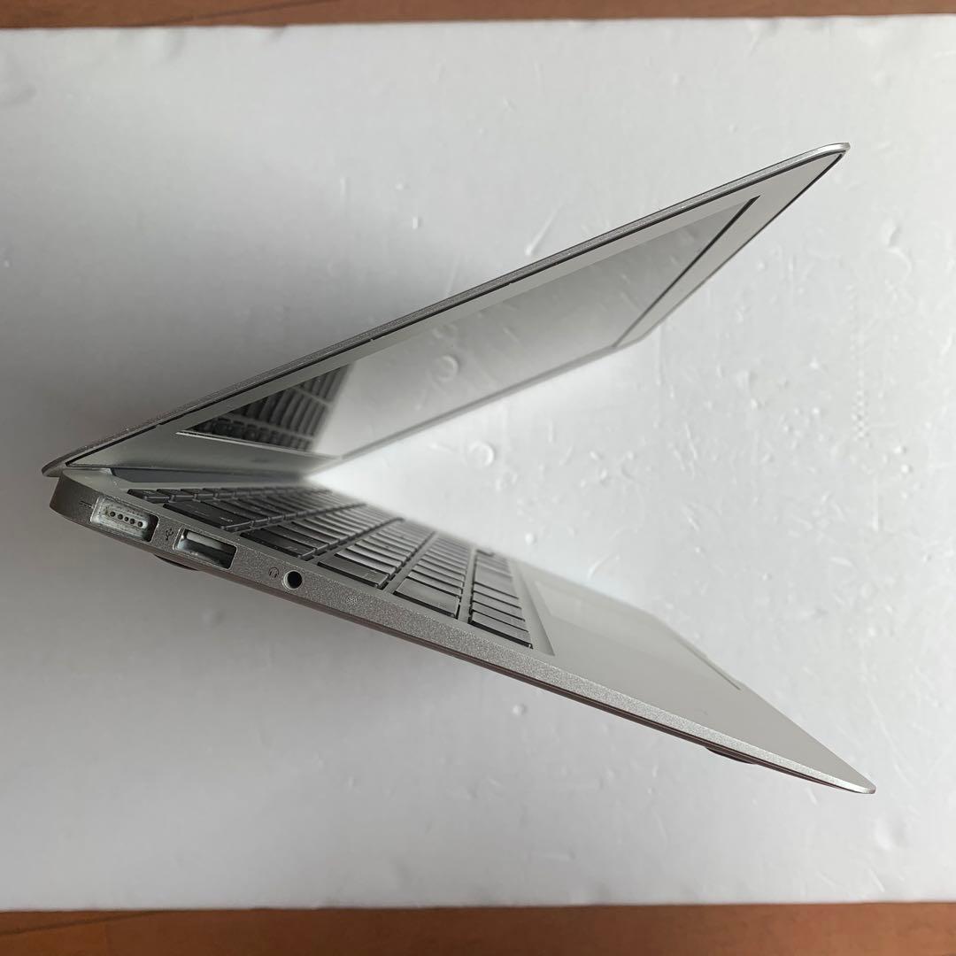 アップル MacBook Air 2011Mid 11インチ マックブックエアー