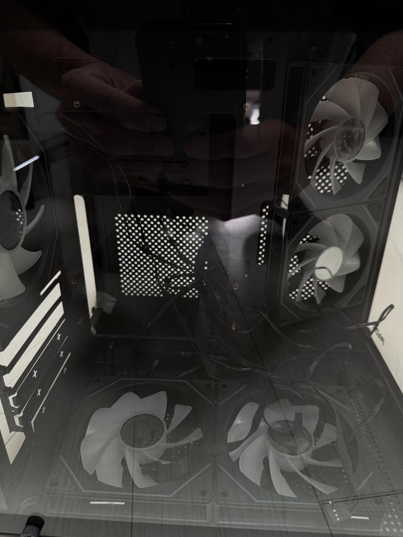 ミニタワーPCケース 強化ガラス 5x RGBファン搭載