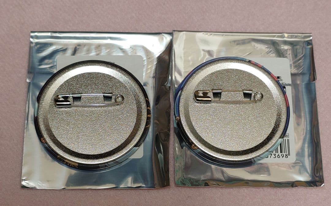 名探偵コナン　ゼロの執行人　箔押し缶バッジ　安室　2種セット