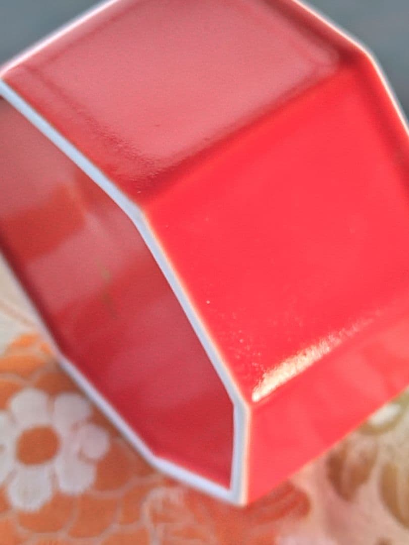 深川製磁 寿赤絵 八角蓋物