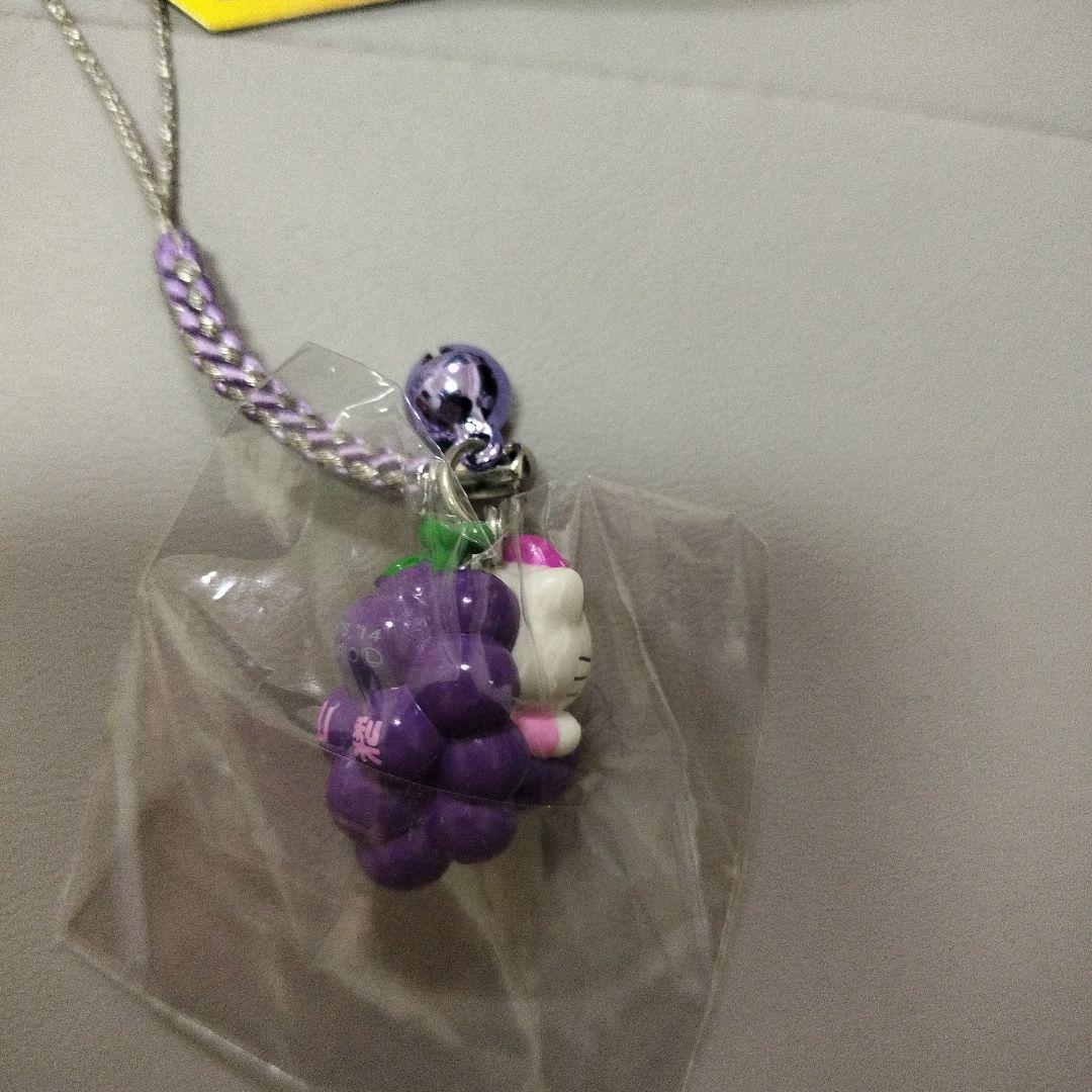 へ*可様 【新品タグ付き】ご当地キティ　根付け　巨峰　2014 山梨レア　サンリ