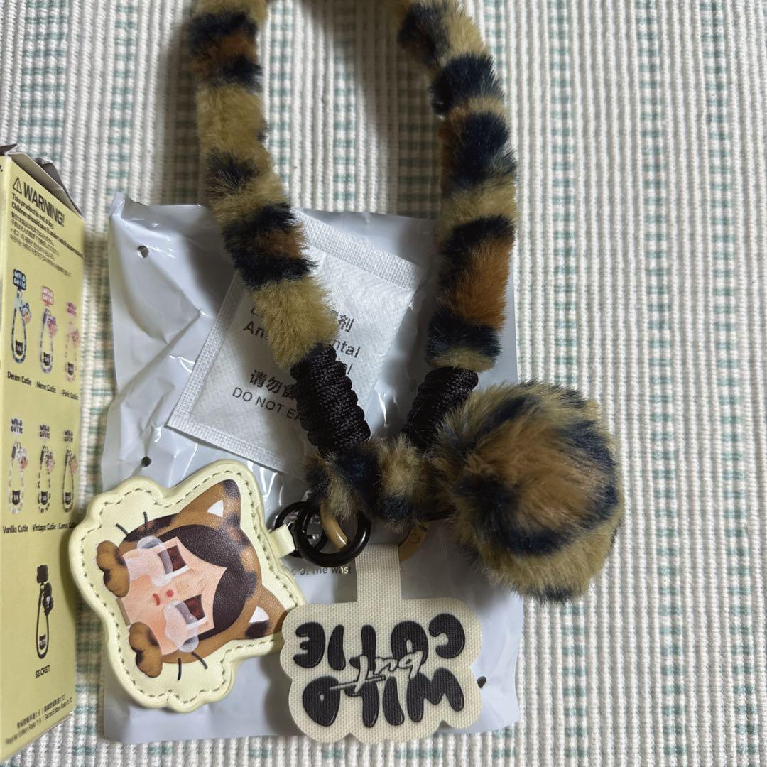 crybaby WILD but CUTIE フォンチャーム シークレット