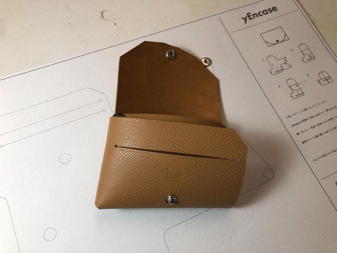 yEncase / Veau Epsom (Gold) - 構造体