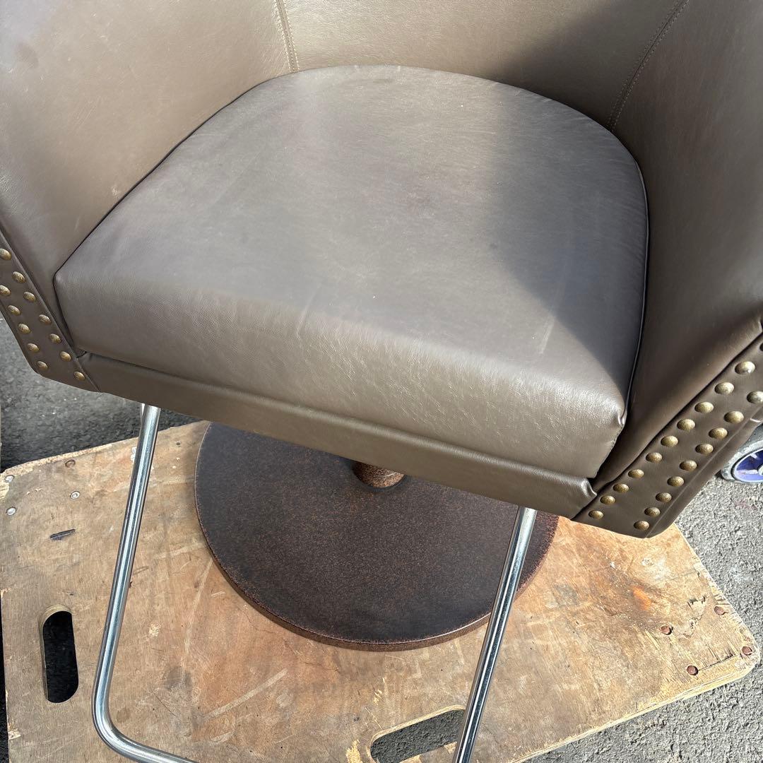 引き取り限定　オオヒロ　EIGHT エイト？　スタイリングチェア　2客セット