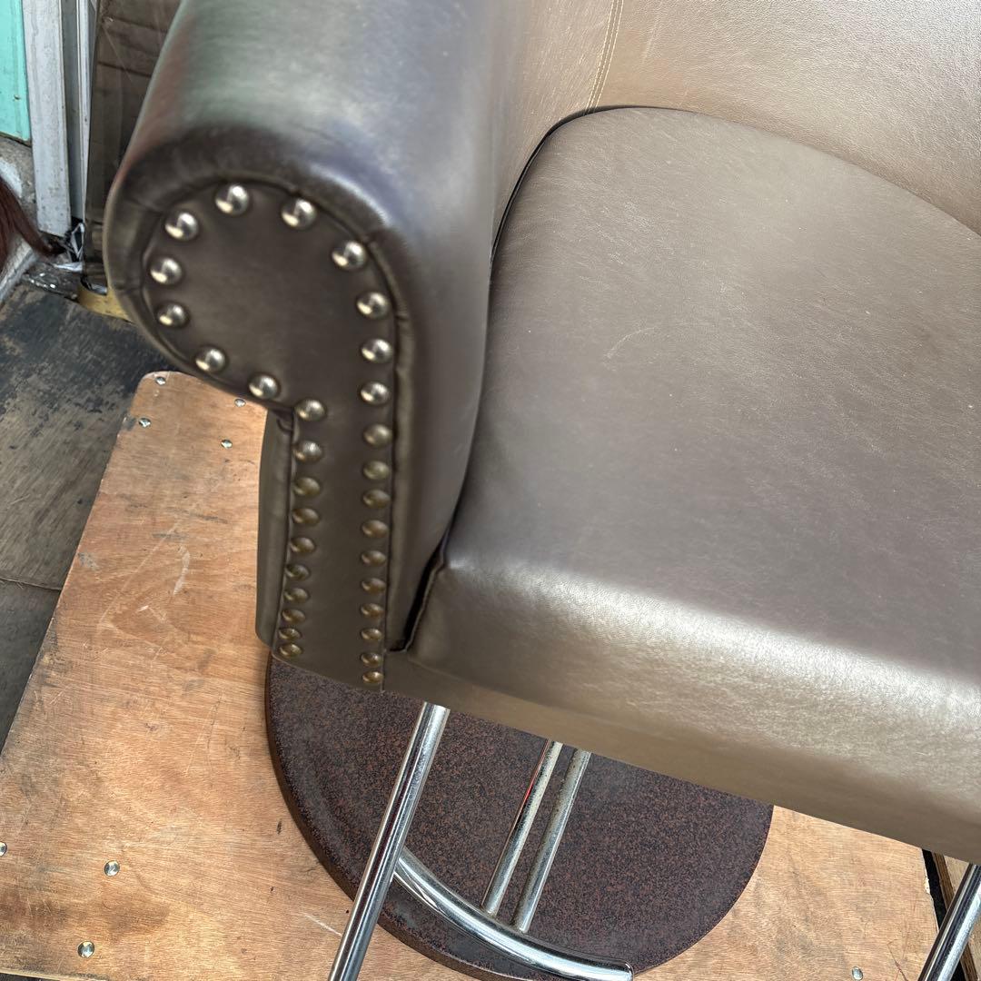 引き取り限定　オオヒロ　EIGHT エイト？　スタイリングチェア　2客セット