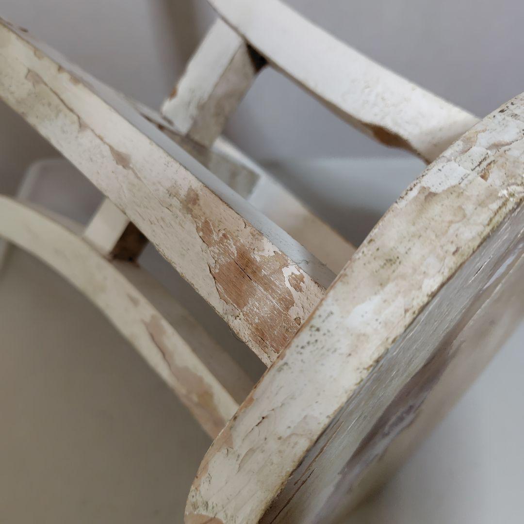 年代物の椅子です。