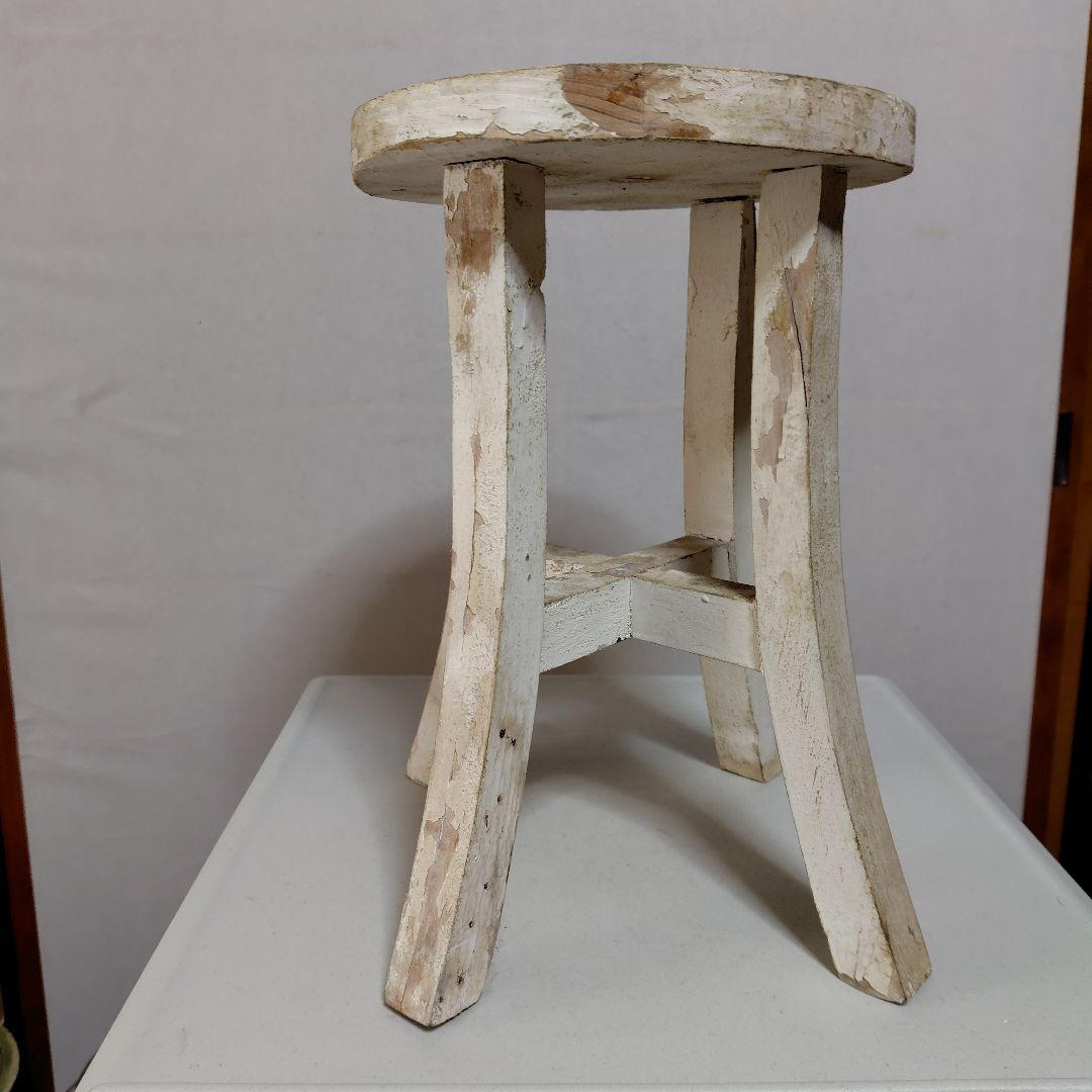 年代物の椅子です。