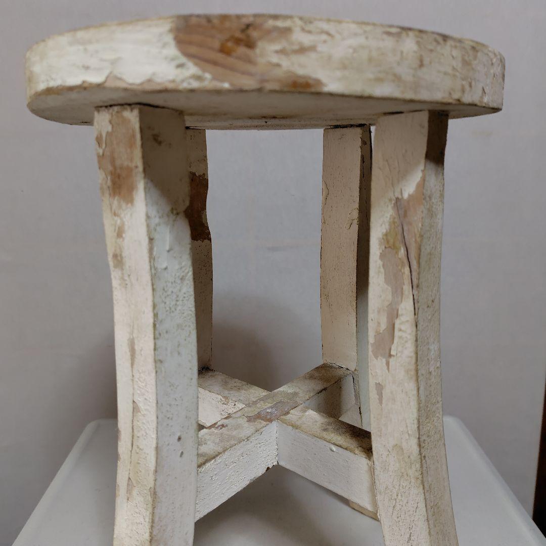 年代物の椅子です。