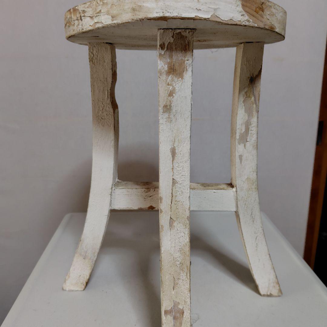 年代物の椅子です。