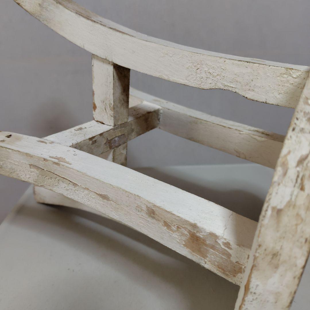 年代物の椅子です。