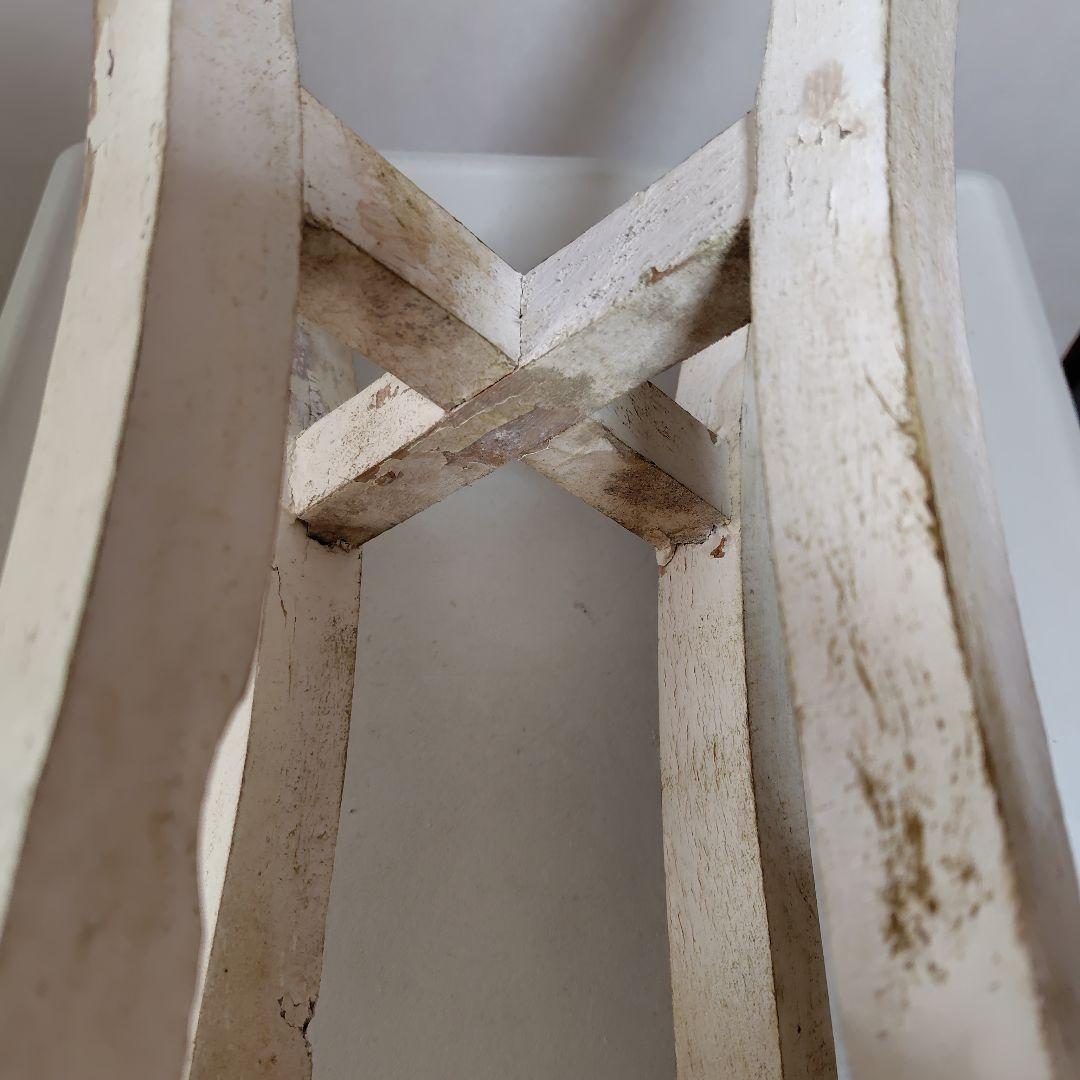 年代物の椅子です。