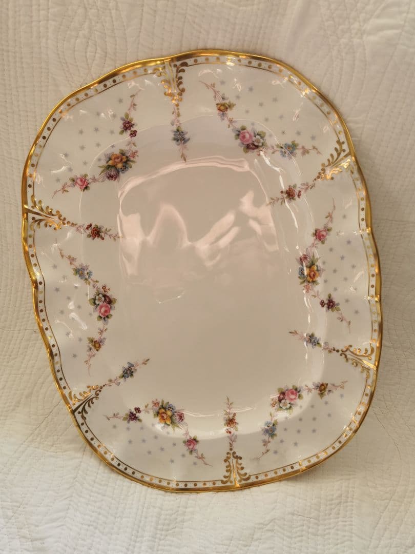 ロイヤルアントワネット 37㎝ラージオーバルプレート 薔薇ガーランド英王室御用達