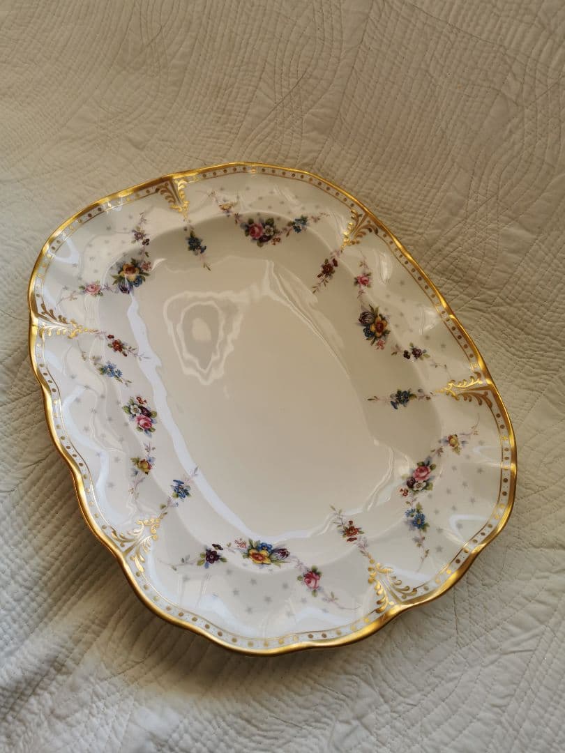 ロイヤルアントワネット 37㎝ラージオーバルプレート 薔薇ガーランド英王室御用達