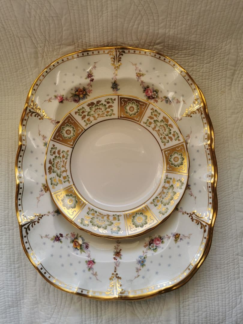 ロイヤルアントワネット 37㎝ラージオーバルプレート 薔薇ガーランド英王室御用達