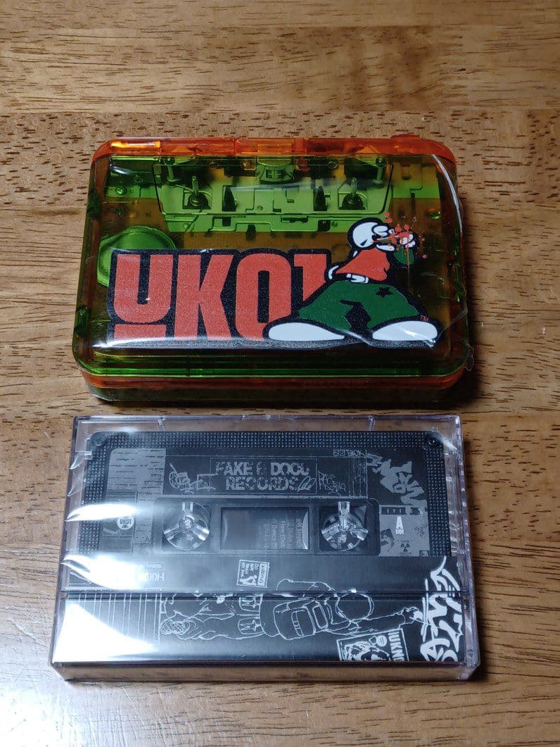 東方神起ユノイヤホンとカセットプレイヤー
