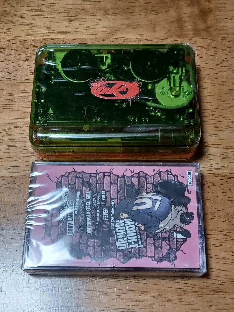 東方神起ユノイヤホンとカセットプレイヤー