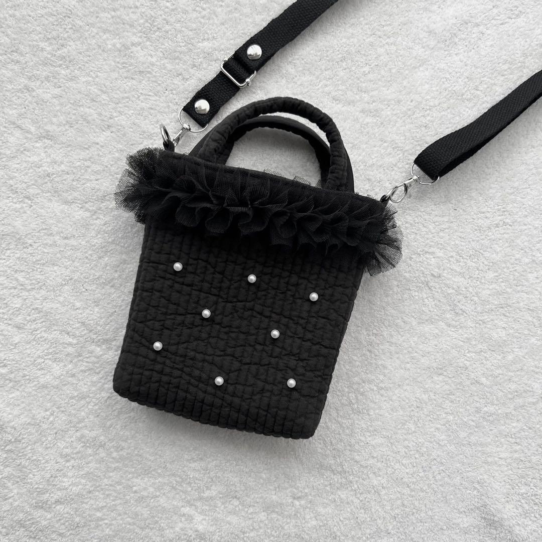 スモールポシェット《黒フリル×パール》／スクエアトート《トワル》